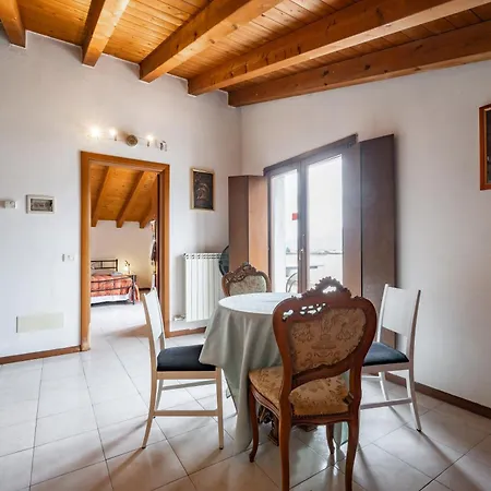 Terrazzo Sul شقة *